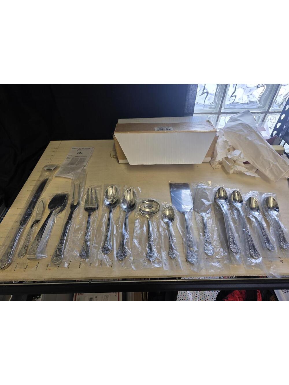 Reed & Barton Stainless Steel Silverware 31 piece set w/ intricate handle design